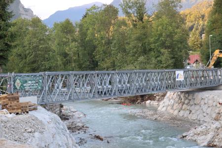 Začetek gradnje začasnega mostu v Stranjah in popolna zapora na območju gradnje (1)